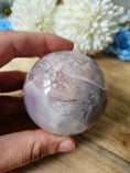 Bild in Galerie-Betrachter laden, Druzy Pink Amethyst / Blumenachat Kugel (40r)
