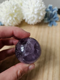 Bild in Galerie-Betrachter laden, Amethyst Kugel mit Regenbögen (24bib)
