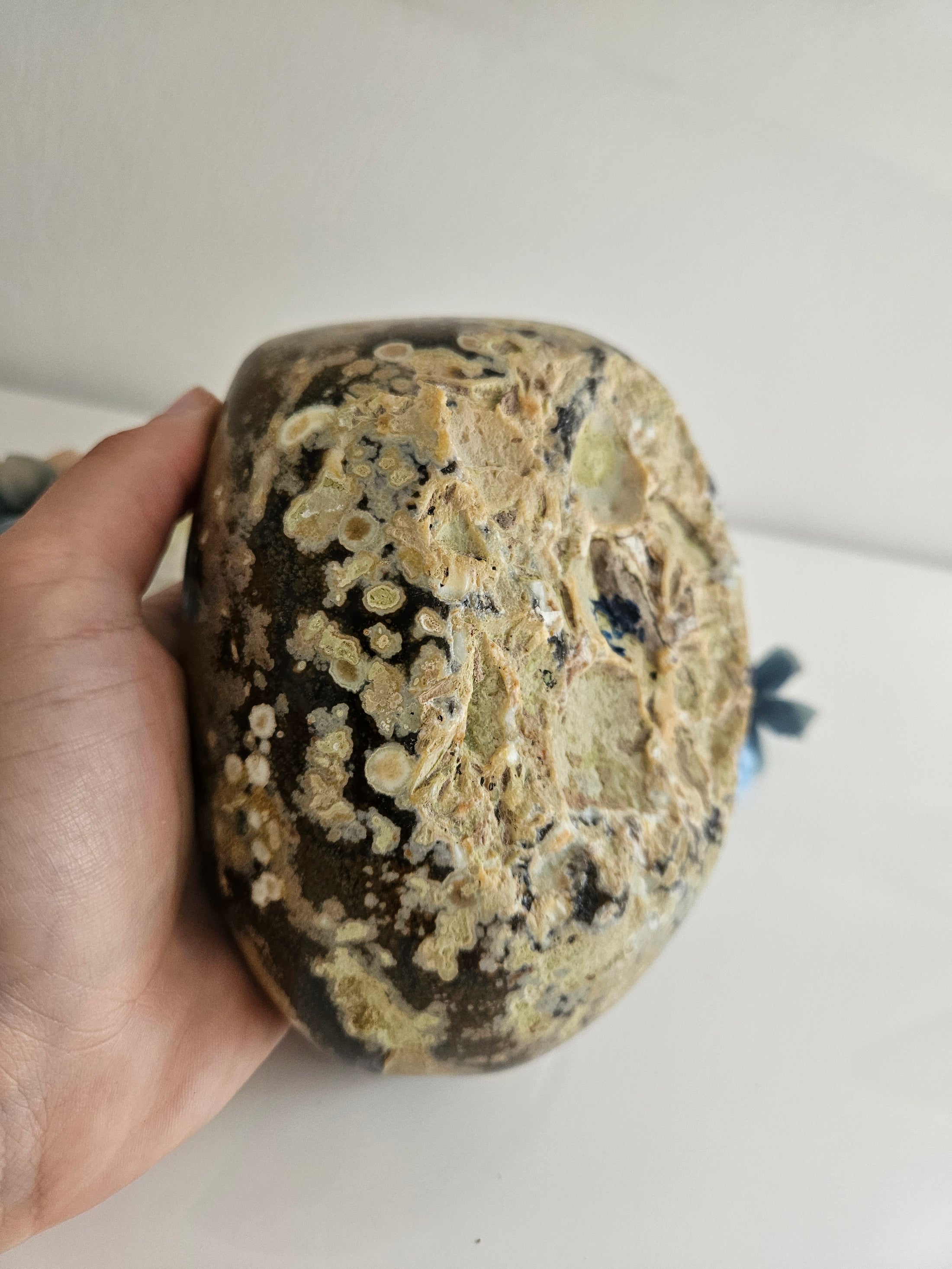 XXL Druzy Achat Hälfte mit Ständer (149c)