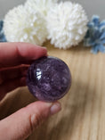 Bild in Galerie-Betrachter laden, Amethyst Kugel mit Regenbögen (24bib)
